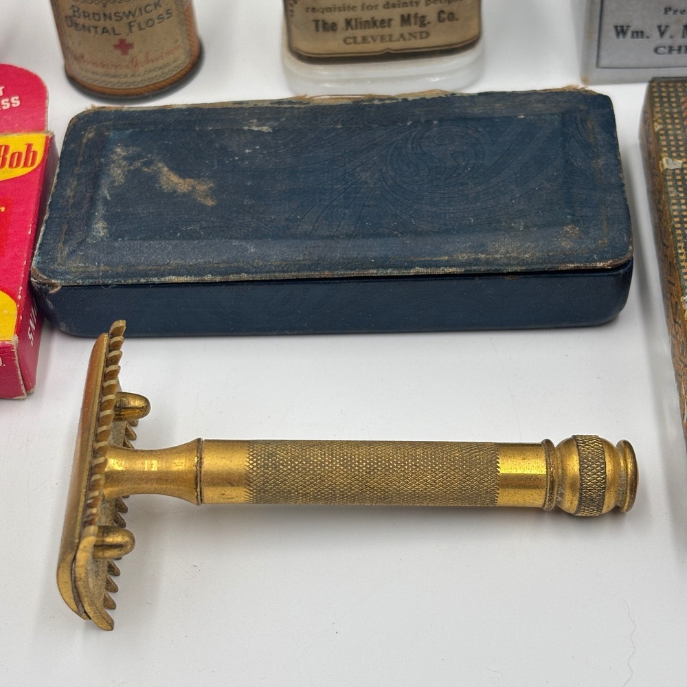 Vintage Apothecary Tin Lot Gillette Razor Bakelite Shaving Brush Mennen Tins - Picture 5 of 9